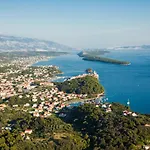 Beachfront With 1 Bedroom And Terrace Appartamento