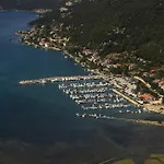 Beachfront With 1 Bedroom And Terrace Supetarska Draga