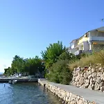 Beachfront With 1 Bedroom And Terrace Appartamento *