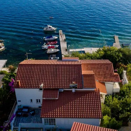 Apartament Beachfront With 1 Bedroom And Terrace Supetarska Draga