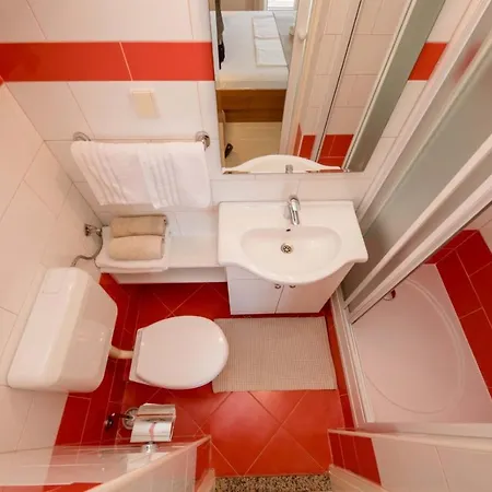 Daire Beachfront With 1 Bedroom And Terrace *