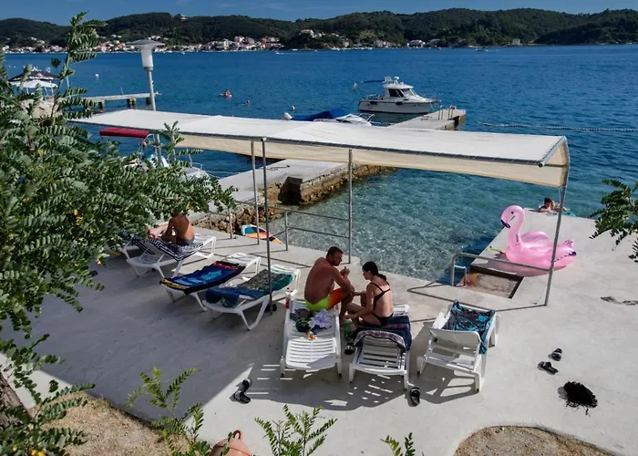 Beachfront With 1 Bedroom And Terrace * Supetarska Draga