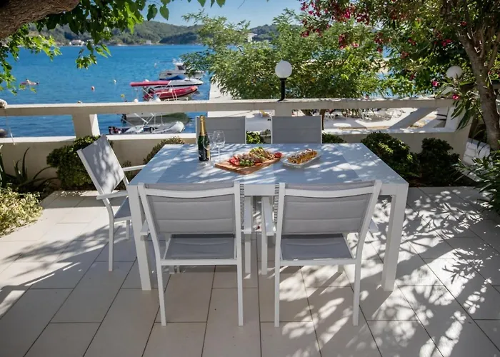 Apartamento Beachfront With 1 Bedroom And Terrace *