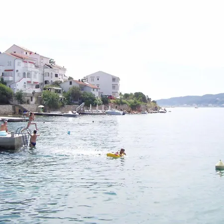 Beachfront With 1 Bedroom And Terrace Supetarska Draga