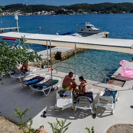 Beachfront With 1 Bedroom And Terrace * Supetarska Draga