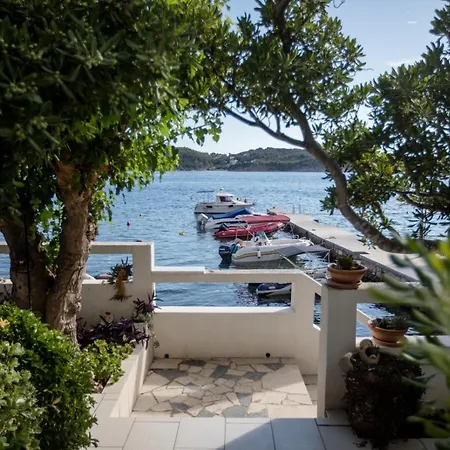Beachfront With 1 Bedroom And Terrace * Supetarska Draga