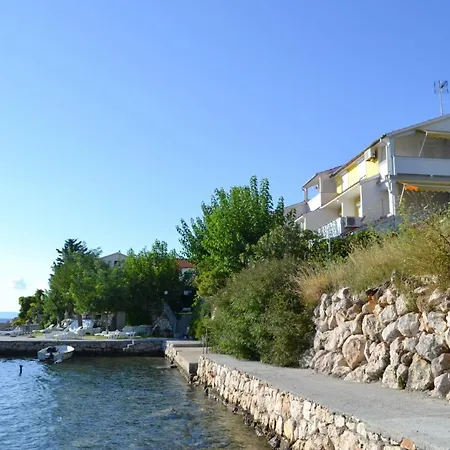Beachfront With 1 Bedroom And Terrace 아파트 *