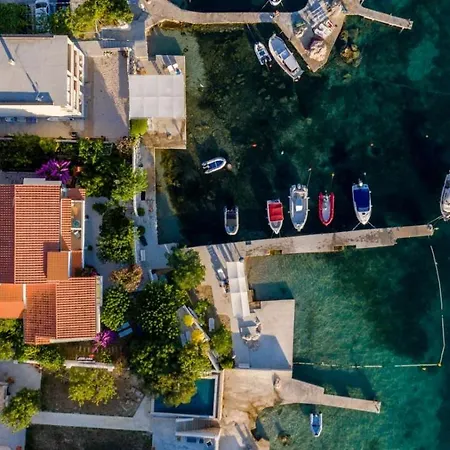 Apartment Beachfront With 1 Bedroom And Terrace Supetarska Draga