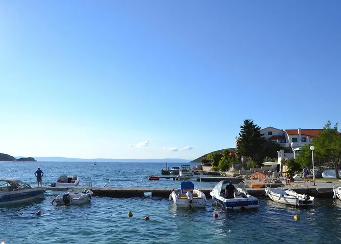 Beachfront With 1 Bedroom And Terrace *